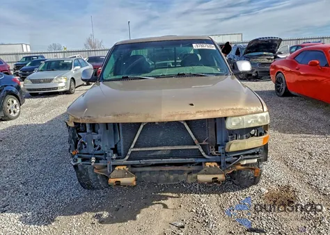 2000 Chevrolet Silverado C1500 from USA, damaged, VIN 2GCEC19V0Y1229330